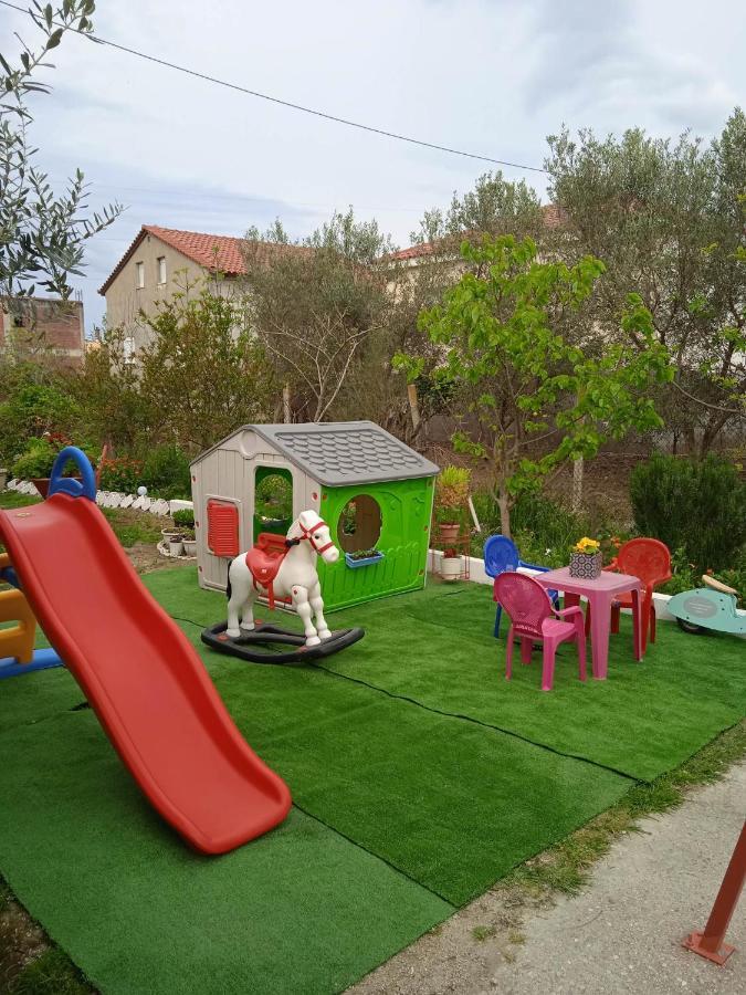 شقة فلورا  في Alanthia المظهر الخارجي الصورة